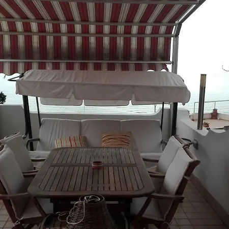 Casa Vacanza Paola Apartment *
